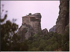 Meteora: monasterio sobre una formación rocosa © José María Ciordia